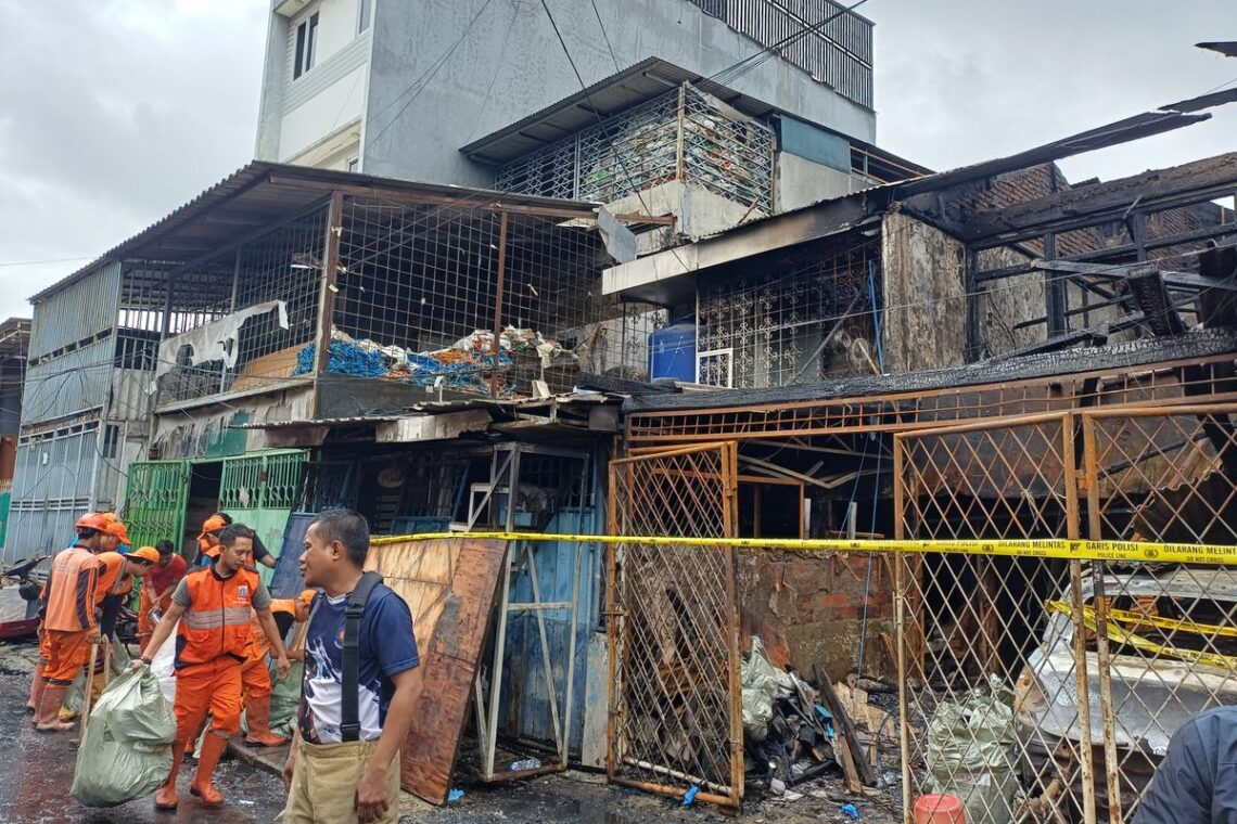 Tragedi Kebakaran di Penjaringan: Diduga Akibat Pengisian Daya Mobil Listrik, Lima Orang Tewas