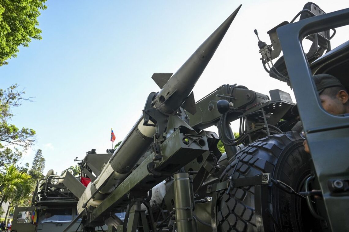 Eskalasi Ketegangan di Karibia: Amerika Serikat Tingkatkan Tekanan Militer dan Ekonomi terhadap Venezuela