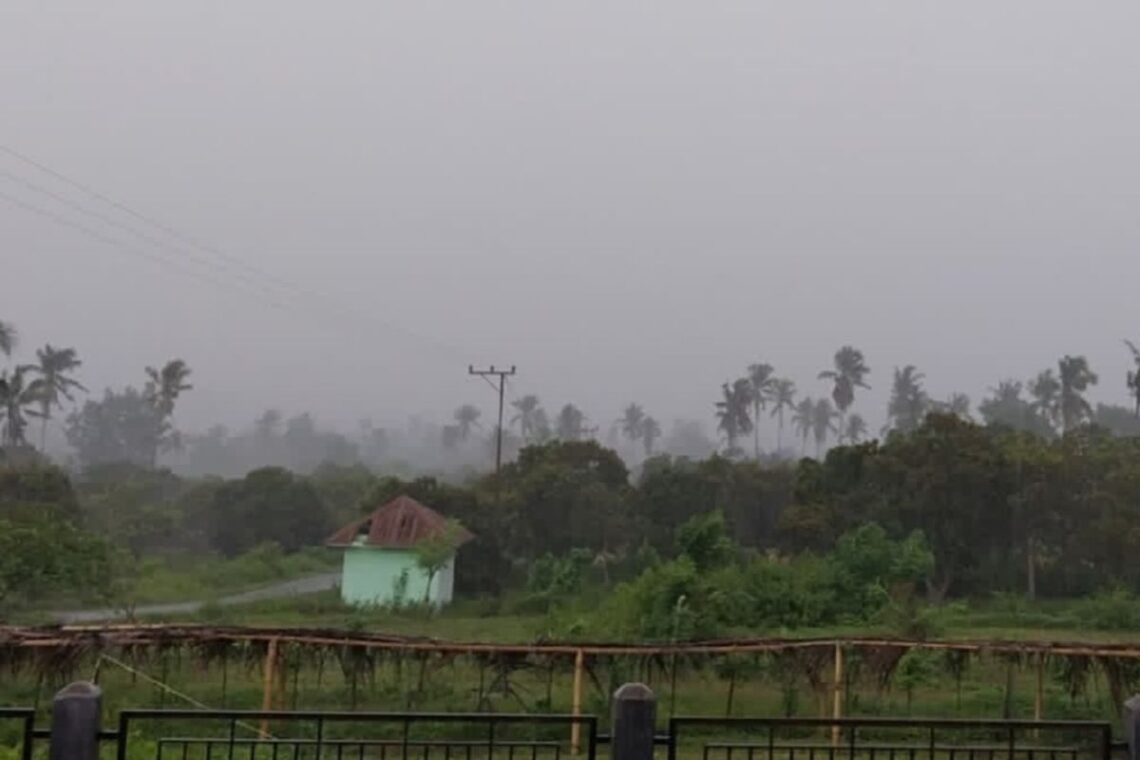 Peringatan Dini: Gunung Lewotobi Laki-laki Luncurkan Banjir Lahar Susulan, Status Level IV (Awas)