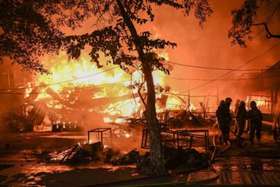 Distopia Utang dan Spektakel Kekerasan: Membaca Paradoks Urban Jakarta 2025