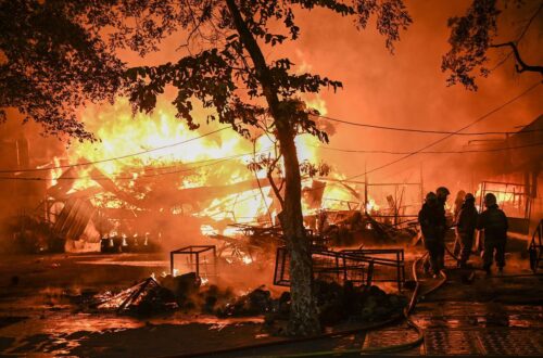 Distopia Utang dan Spektakel Kekerasan: Membaca Paradoks Urban Jakarta 2025