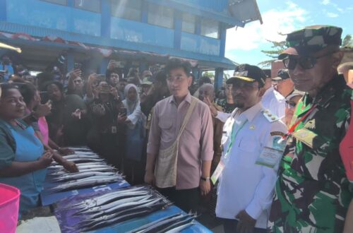Aspirasi dari Timur: Harapan Mama Papua di Balik Kunjungan Wapres Gibran ke Pasar Fandoi